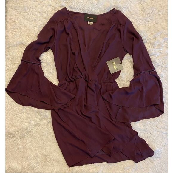 NWT Wishful SZ M Woman’s Beautiful Plum Flare Sleeve Flowey Dress - Picture 13 of 15